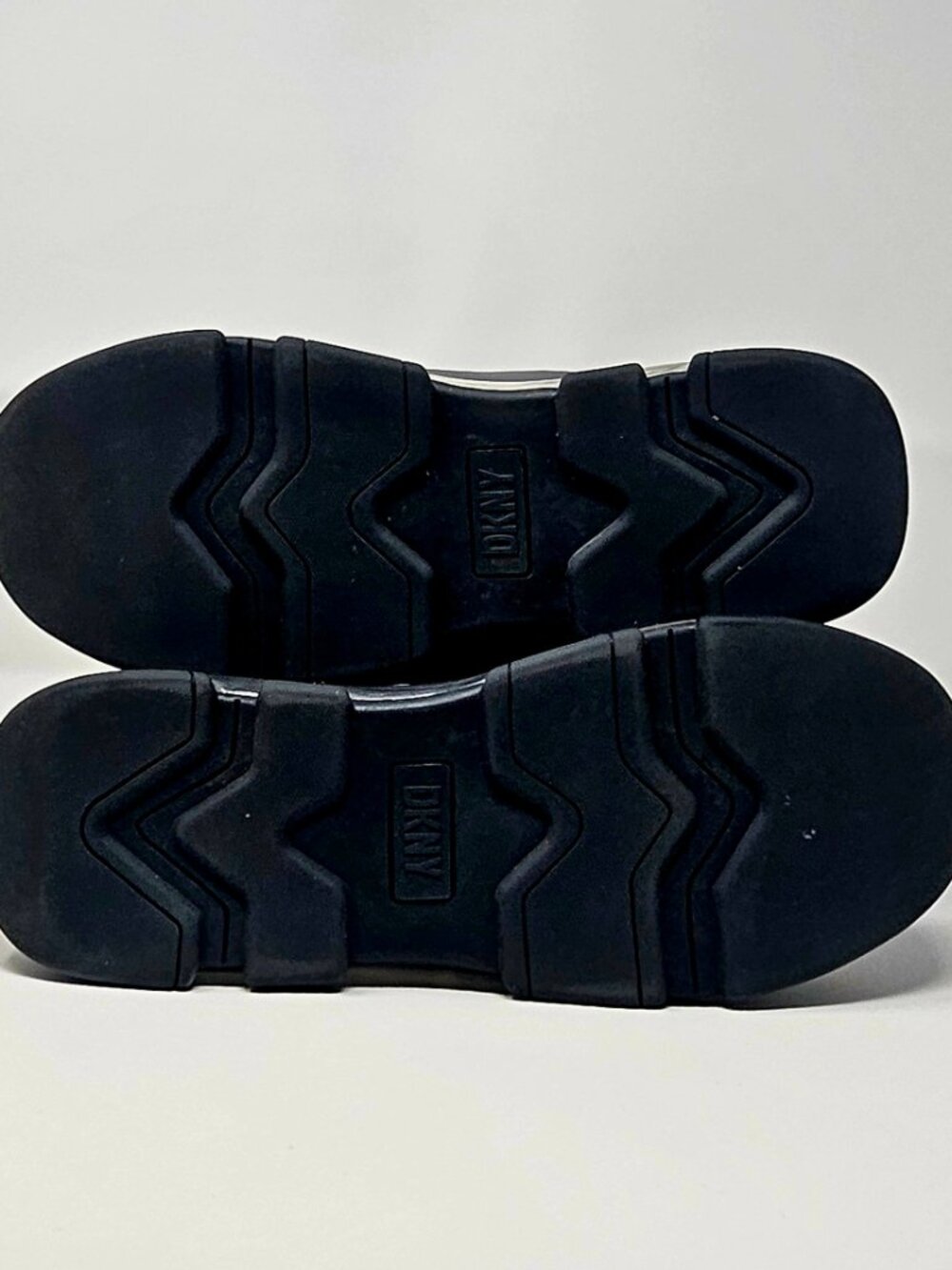 DKNY Tokyo Slip on Sneaker. Size 8. Gunmetal - Picture 4 of 5